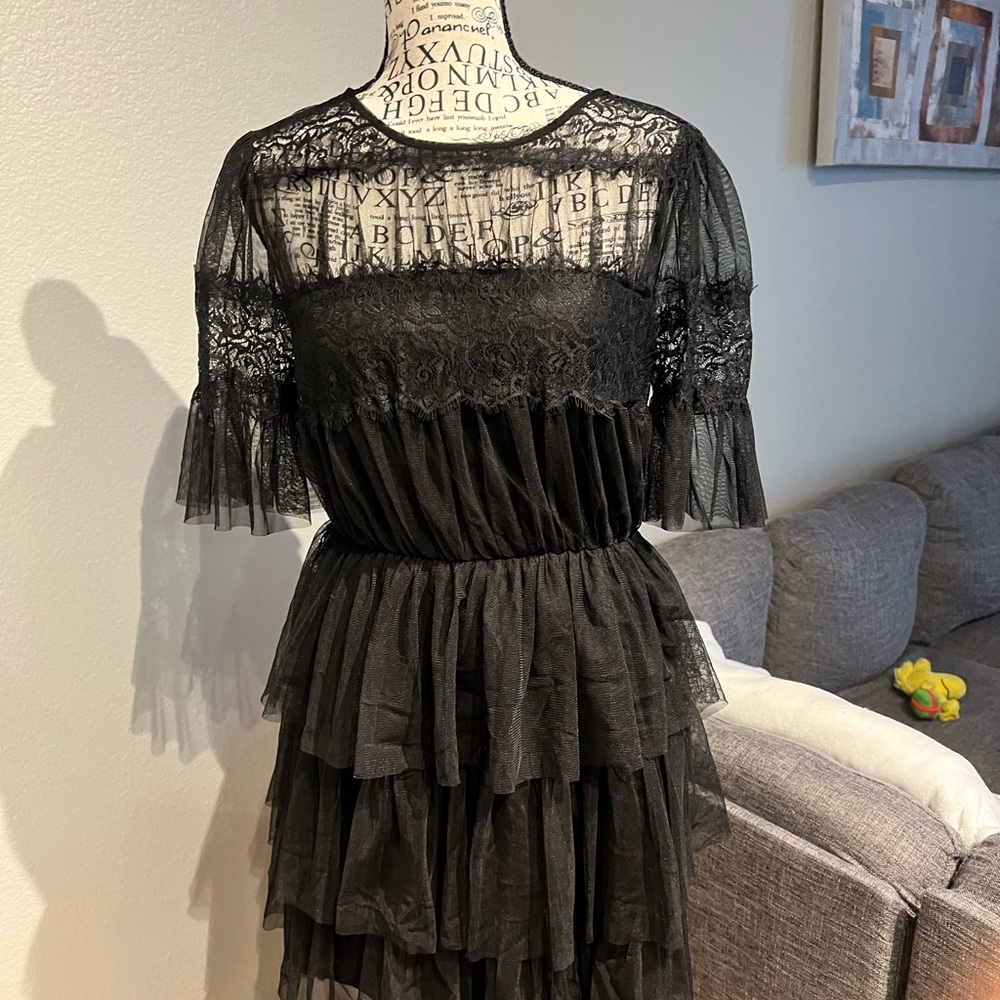 Forever 21 Black Lace Tiered Dress